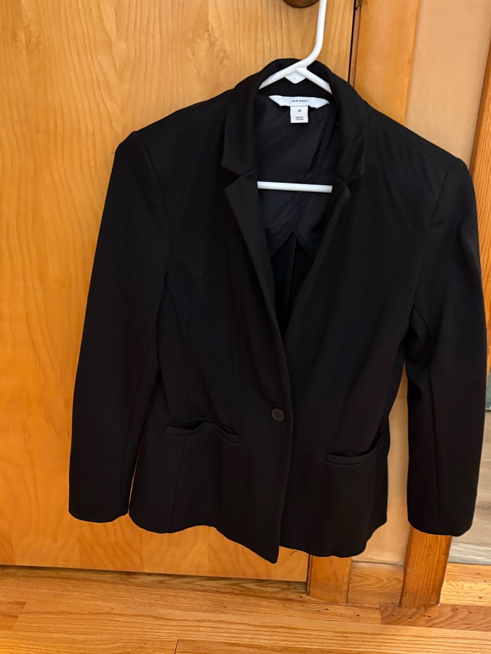 Women's Old Navy Black Single-Button Blazer.